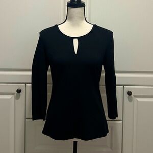 Ann Taylor black keyhole front zip back 3/4 sleeve top size M